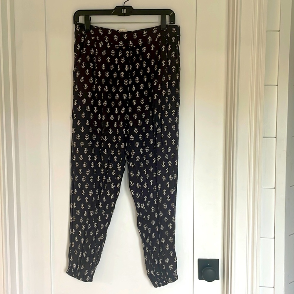 Billabong Brown loose fitting joggers, size L